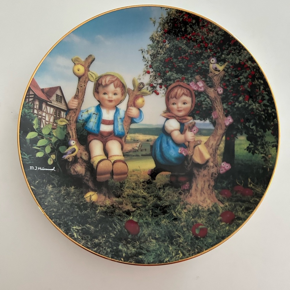 M.J. Hummel Apple Tree Boy & Girl Collectible Plate